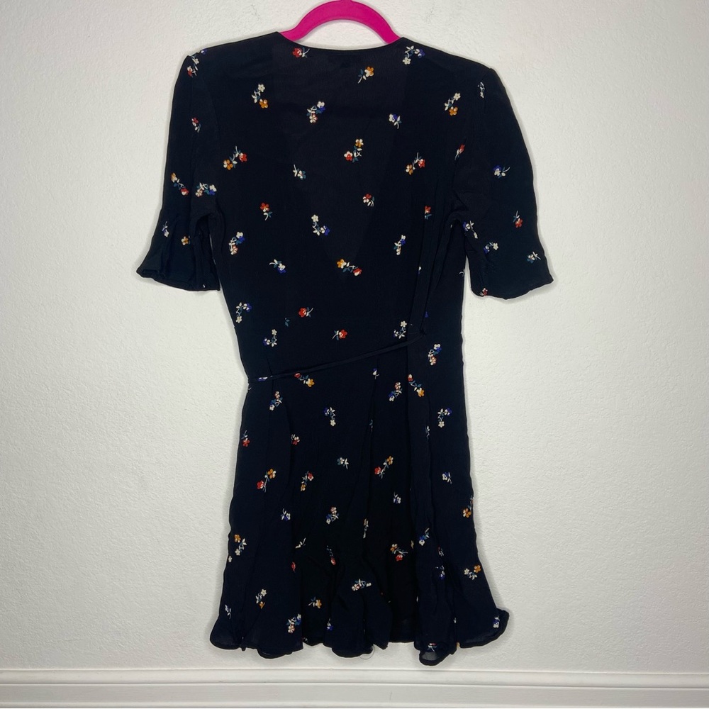 Rails Aimee Floral Ruffle Detail Wrap Black Dress Size S - Picture 4 of 9